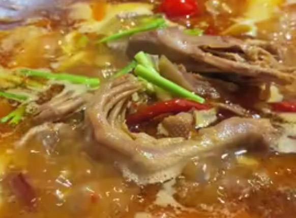 酸湯麻鴨